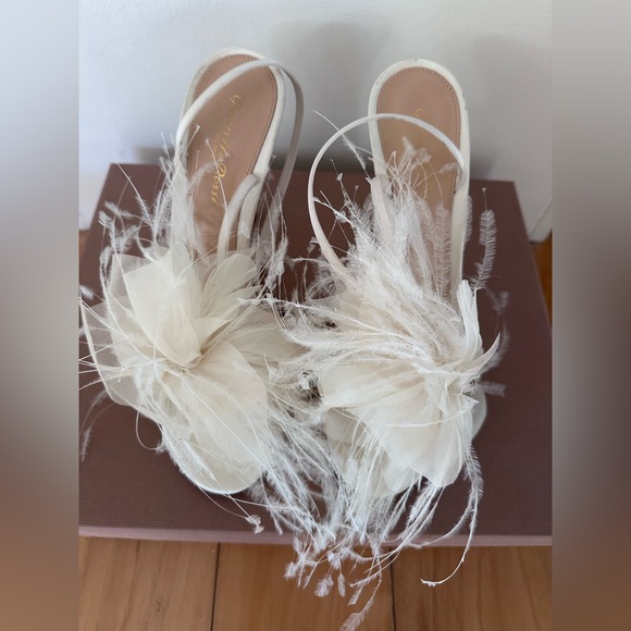 Gianvito Rossi Selah Off White Feather Embellished Satin Heels 39.5 US 8.5 - 9.5 - Picture 3 of 13